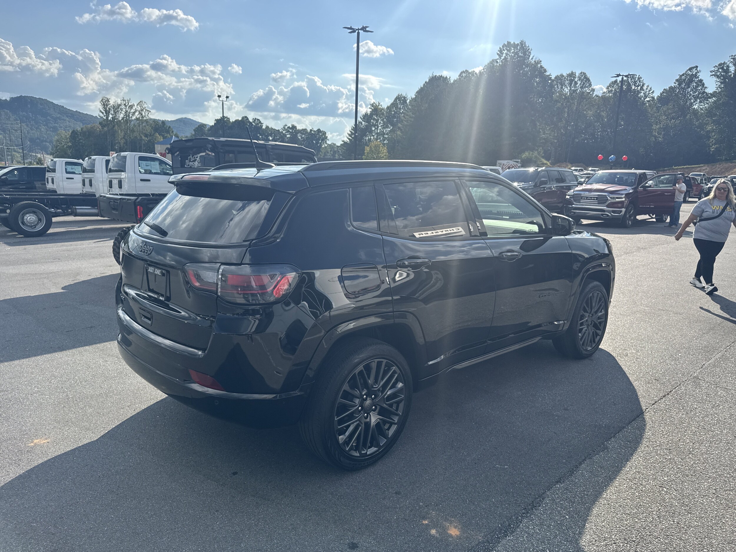 2024 Jeep Compass Limited photo 2