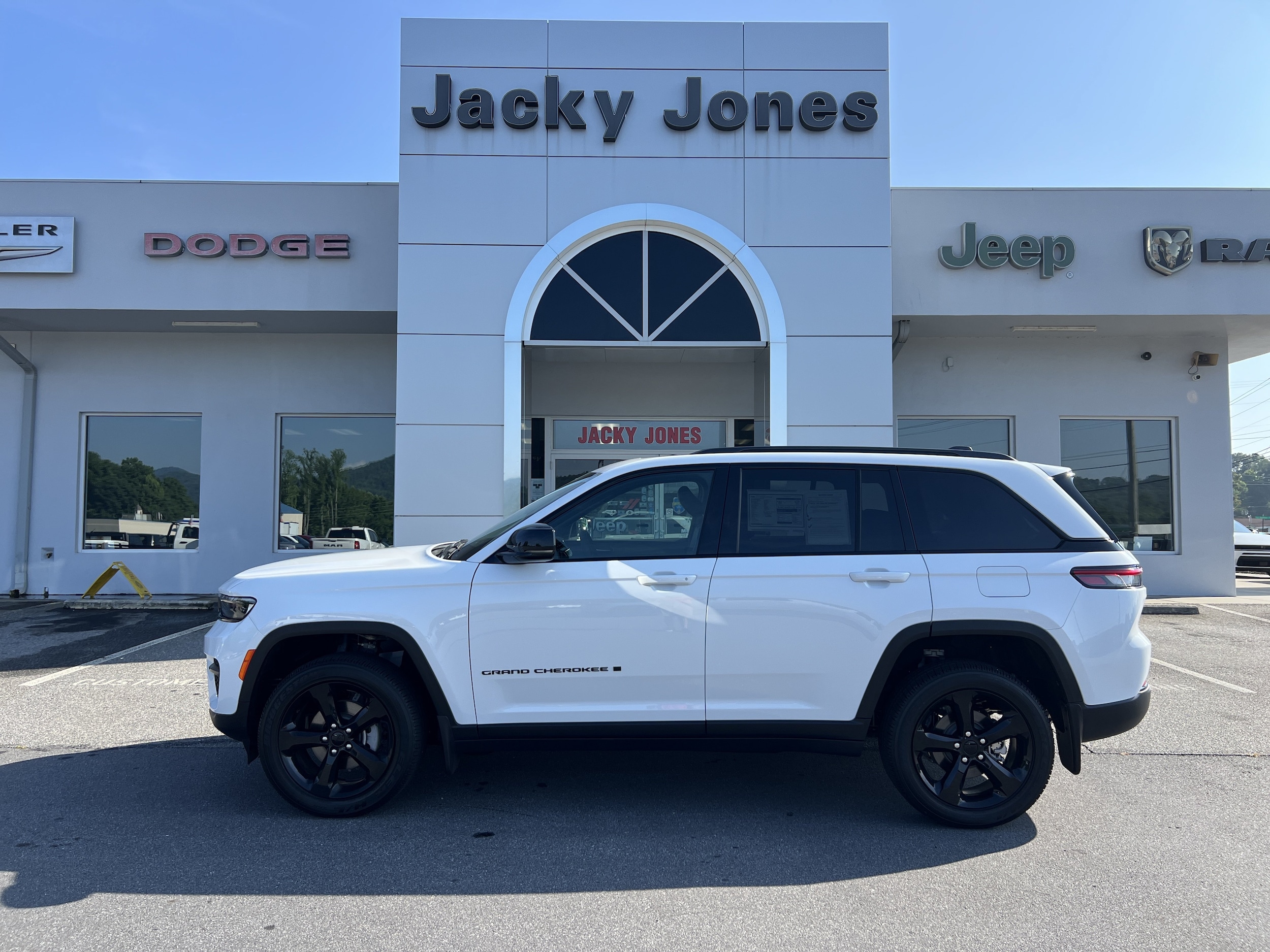 2025 Jeep Grand Cherokee Altitude X 4x4 