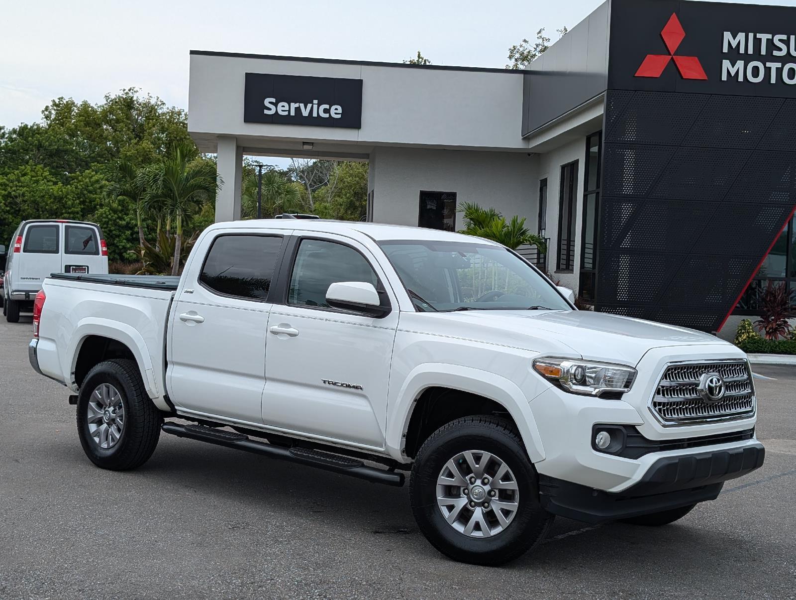 Used 2017 Toyota Tacoma SR5 with VIN 5TFAZ5CN2HX044177 for sale in New Port Richey, FL