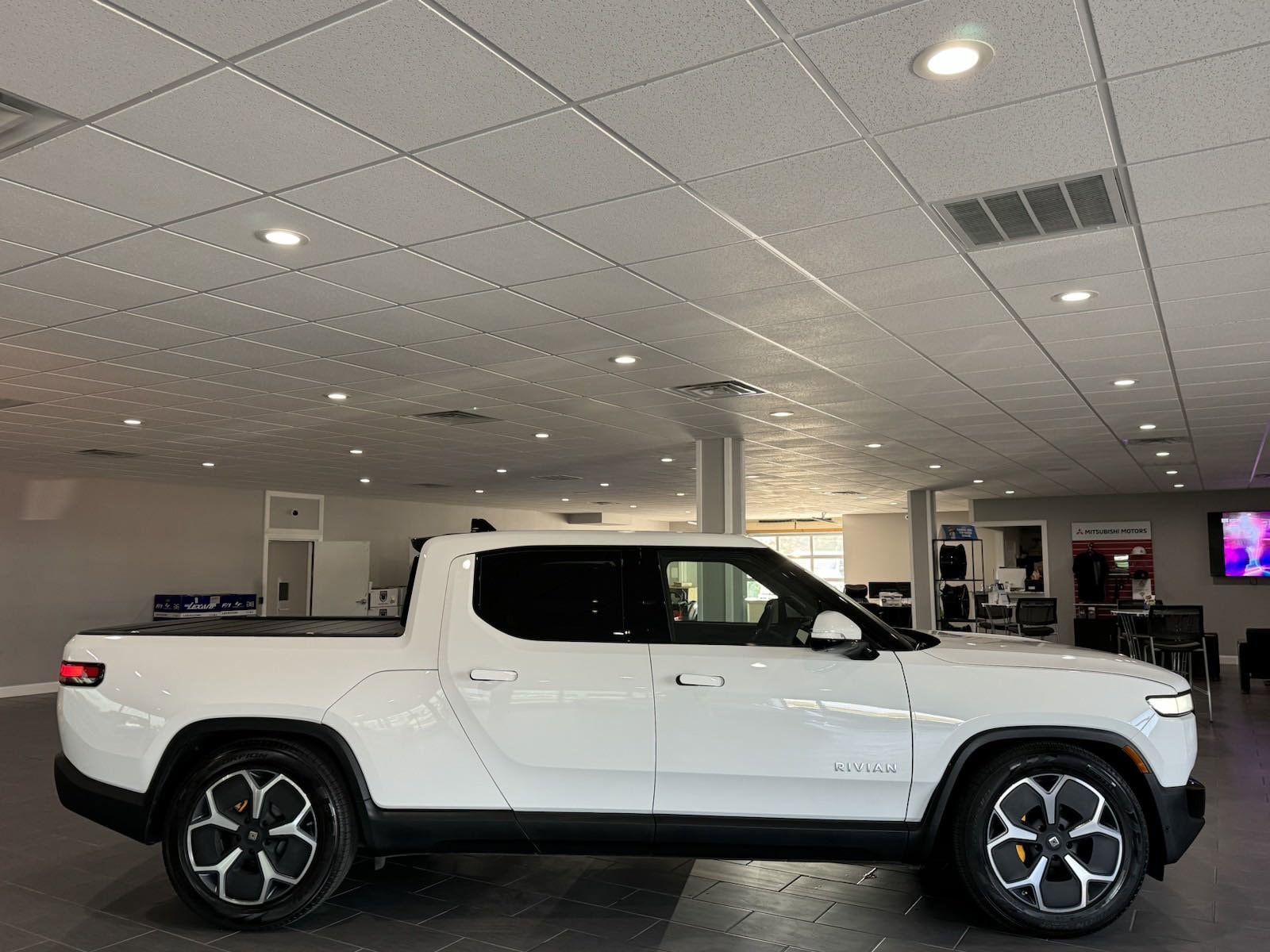 Used 2022 Rivian R1T Adventure with VIN 7FCTGAAA7NN008087 for sale in New Port Richey, FL