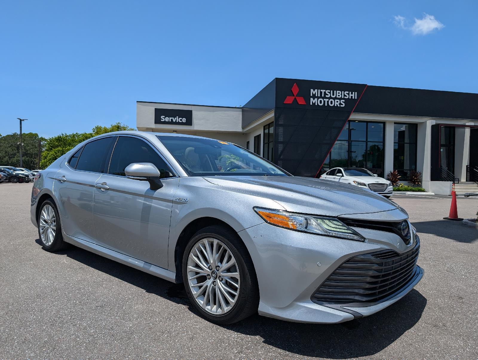 Used 2018 Toyota Camry XLE Hybrid with VIN 4T1B21HK0JU008300 for sale in New Port Richey, FL