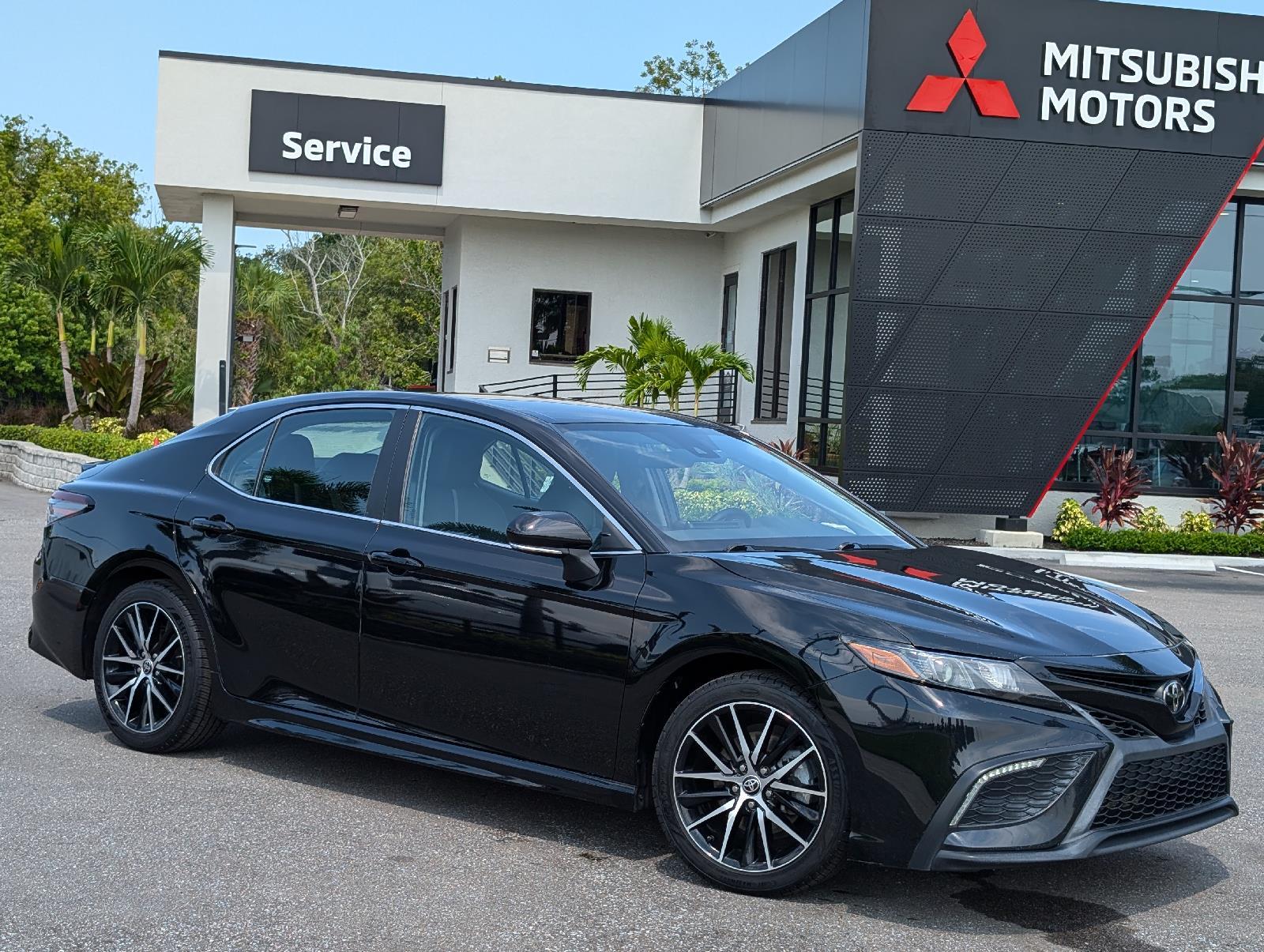 Used 2022 Toyota Camry SE with VIN 4T1G11BKXNU050240 for sale in New Port Richey, FL