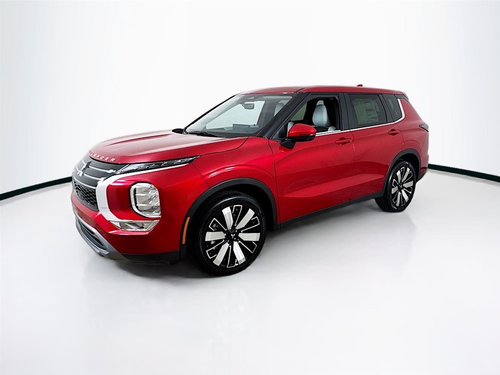 2025 Mitsubishi Outlander SE photo 3