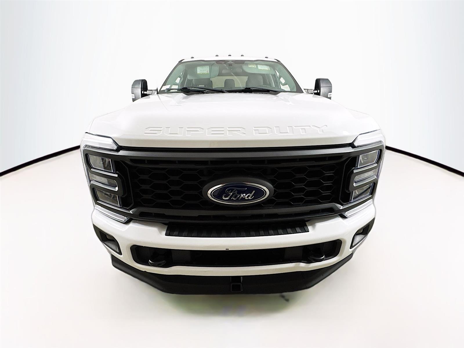 2023 Ford F-250 XL photo 2