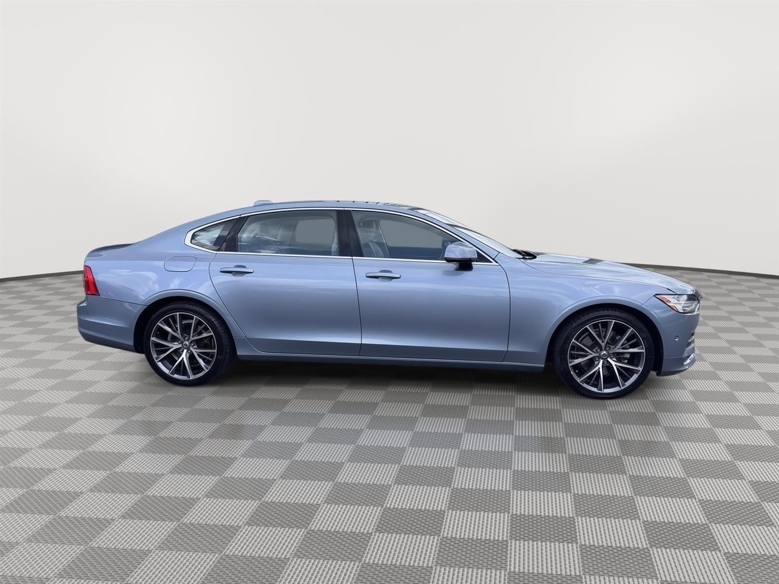Used 2018 Volvo S90 Momentum with VIN LVY982AK8JP033051 for sale in Wesley Chapel, FL