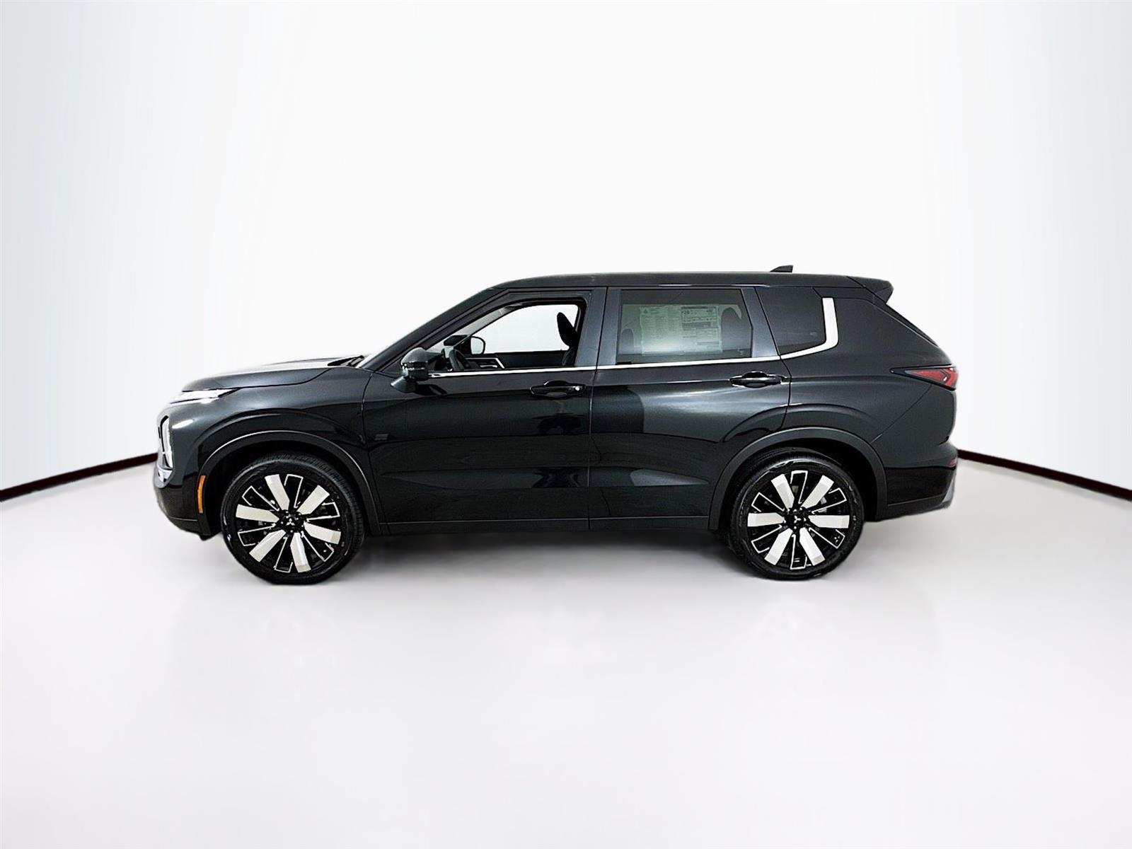 2025 Mitsubishi Outlander SE S-AWC photo 4