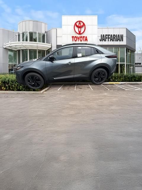 2026 Toyota C-HR SE - Photo 6
