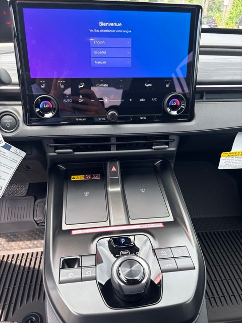 2026 Toyota C-HR SE - Photo 12