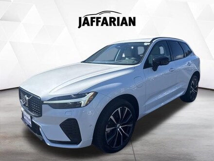 2023 Volvo XC60 Recharge Plug-In Hybrid T8 Plus Dark Theme SUV