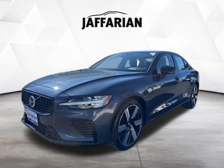 2025 Volvo S60 Plug-In Hybrid T8 Plus Sedan