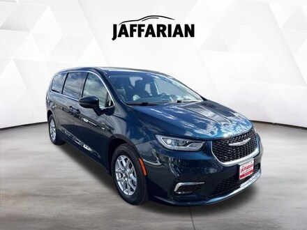 2023 Chrysler Pacifica Touring L Minivan/Van