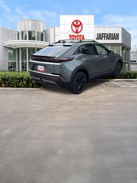 2026 Toyota C-HR SE - Photo 3