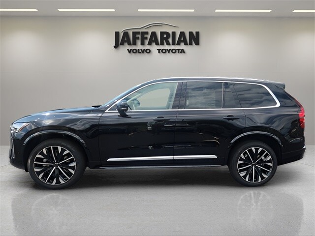 2026 Volvo XC90 Plus photo 2