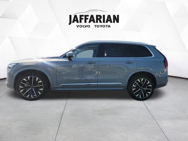 2026 Volvo XC90 Plus photo 3