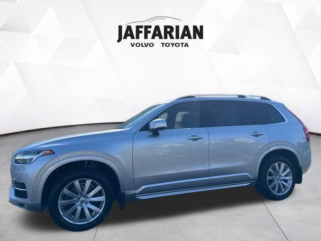 2018 Volvo XC90 T6 Momentum photo 3