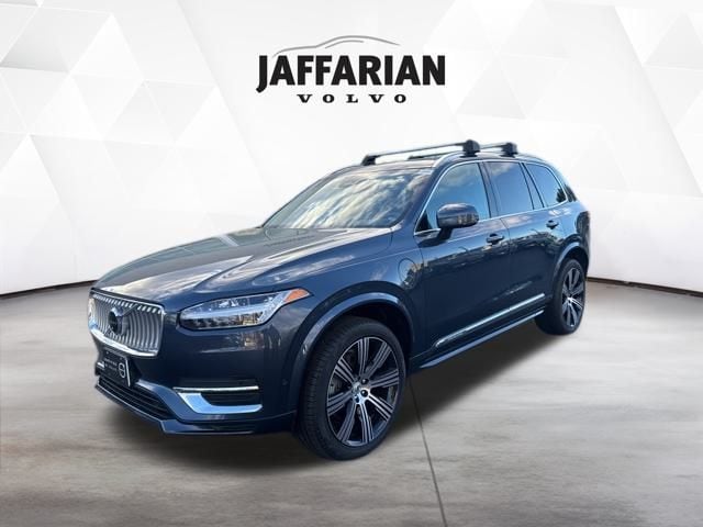 2023 Volvo XC90 Plus's photo