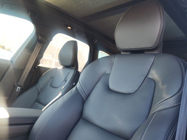 2026 Volvo XC60 Ultra - Photo 6