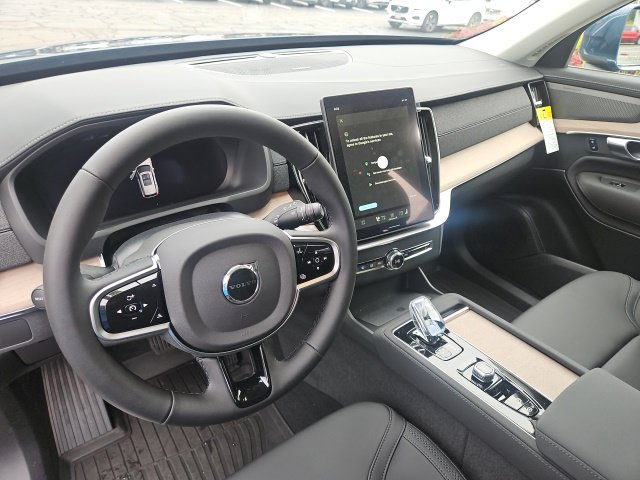 2026 Volvo XC90 Plus - Photo 8