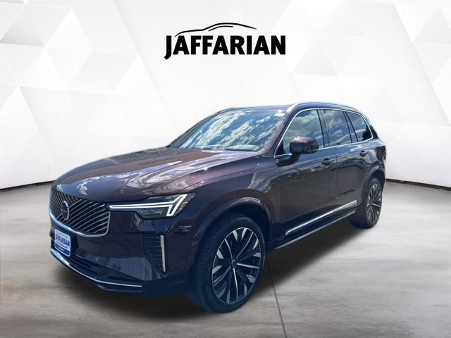2025 Volvo XC90 B5 Plus Bright 4WD's photo
