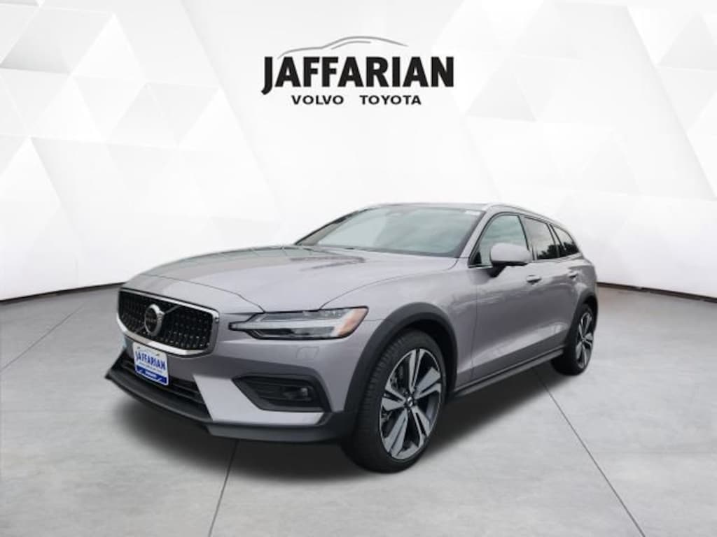 New 2026 Volvo V60 Cross Country B5 Plus Wagon