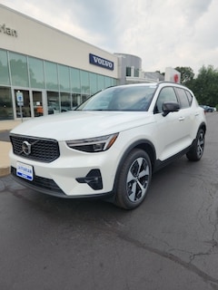 2026 Volvo XC40 B5 Plus SUV