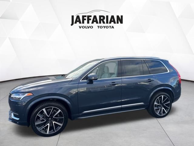2023 Volvo XC90 Plus photo 2
