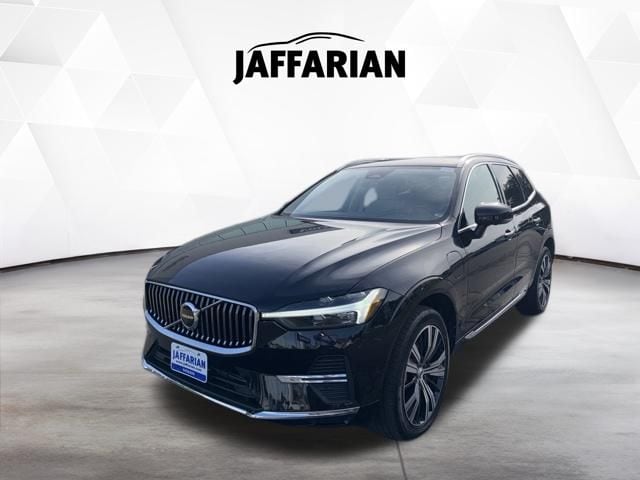 2023 Volvo XC60 T8 Plus Bright Theme AWD's photo