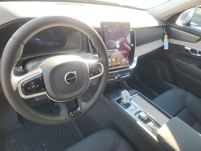 2026 Volvo XC90 Plus - Photo 8