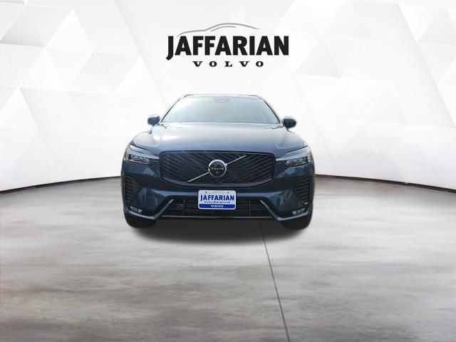 2026 Volvo XC60 B5 Ultra Dark AWD's photo