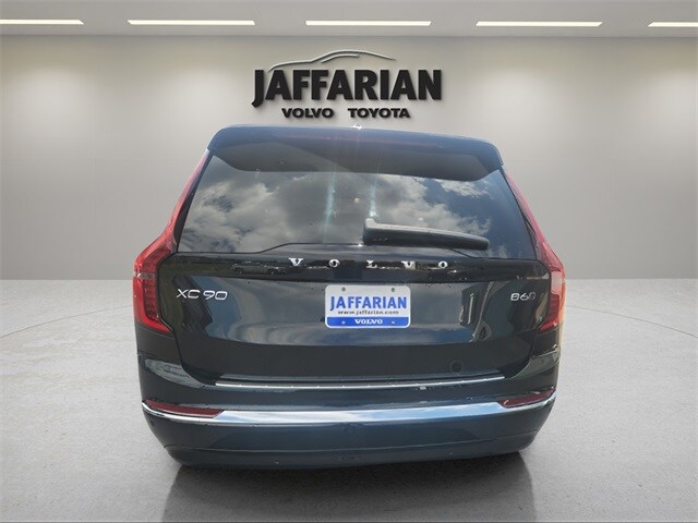 2026 Volvo XC90 Plus photo 4
