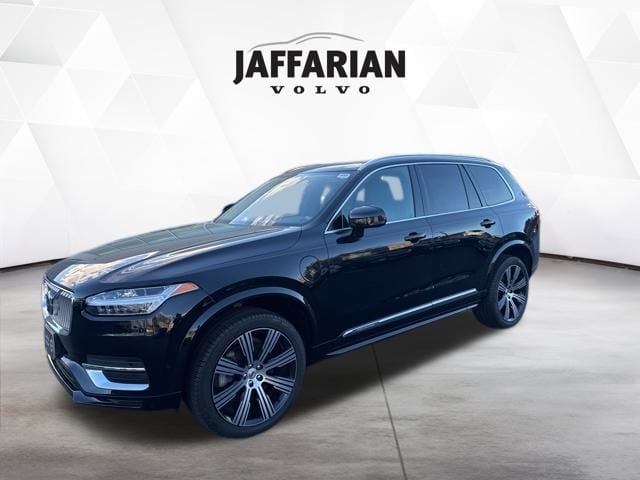 2023 Volvo XC90 Plus's photo