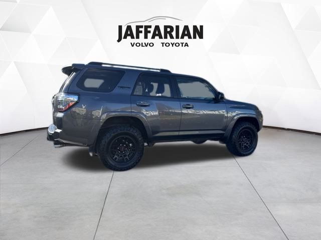 2016 Toyota 4Runner TRD Pro photo 2