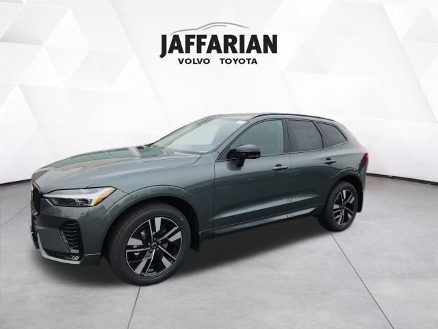 2026 Volvo XC60 B5 Core photo 3