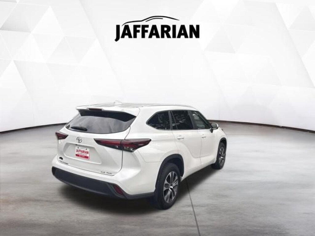 Used 2024 Toyota Highlander XLE SUV