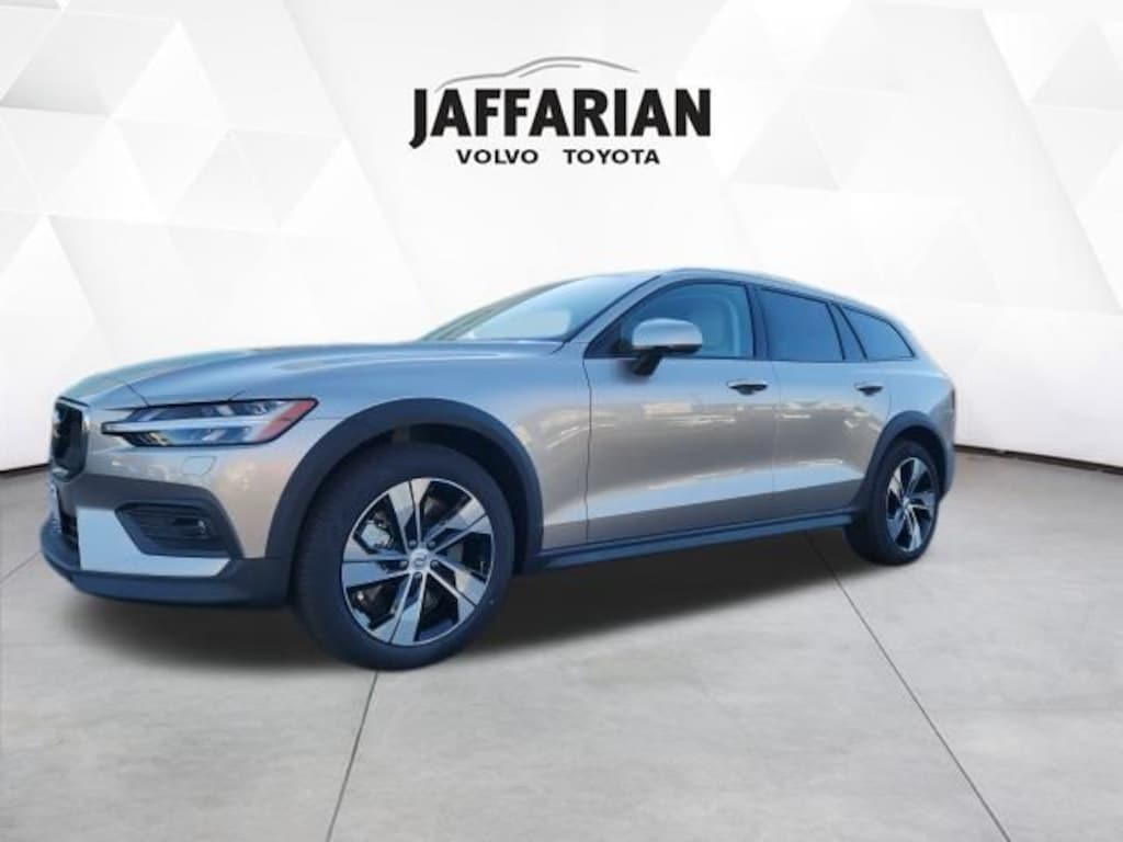 New 2026 Volvo V60 Cross Country B5 Plus Wagon