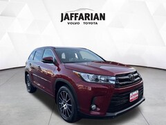 Used 2017 Toyota Highlander SE SUV Haverhill, Massachusetts