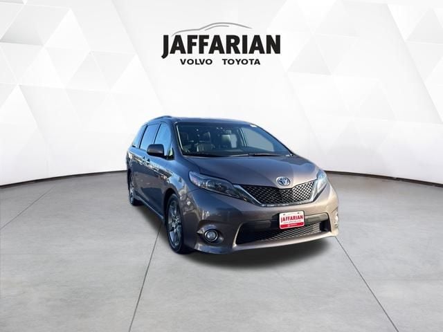 Used 2015 Toyota Sienna SE with VIN 5TDXK3DC4FS556011 for sale in Haverhill, MA