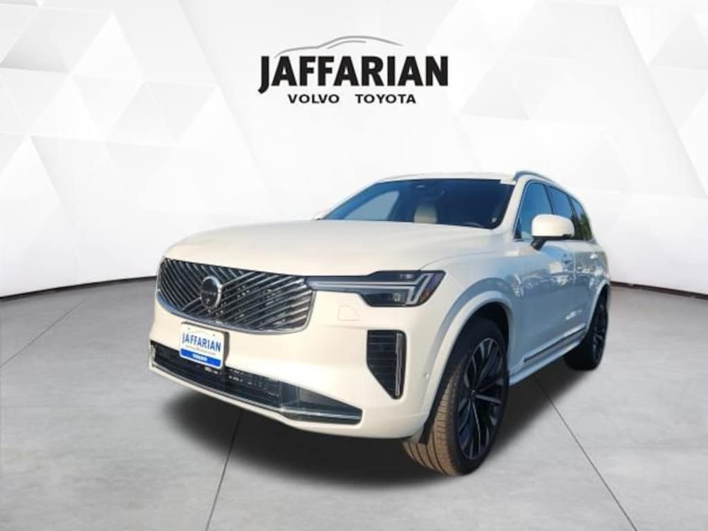 New 2026 Volvo XC90 B6 Plus 7-Seater SUV