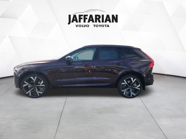 2026 Volvo XC60 B5 photo 4
