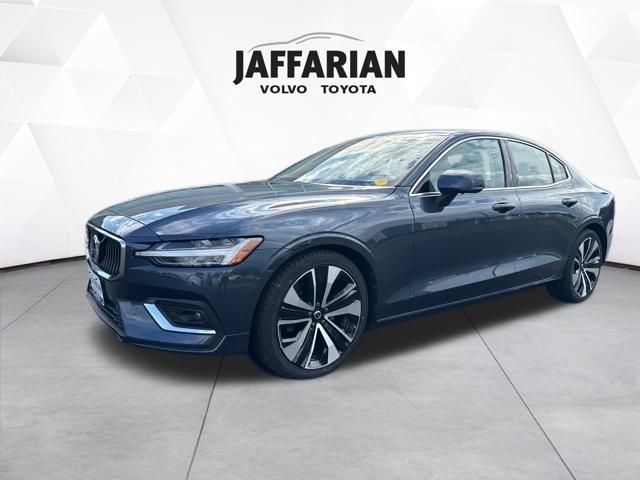 2023 Volvo S60 Ultimate photo 2