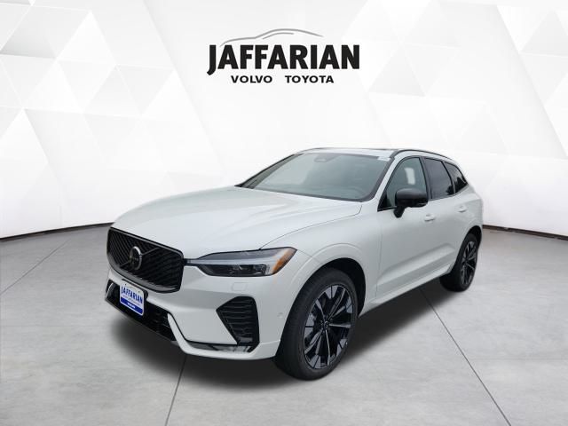2026 Volvo XC60 B5 Plus photo 2