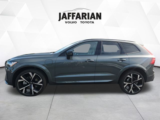 2026 Volvo XC60 Hybrid T8 photo 2