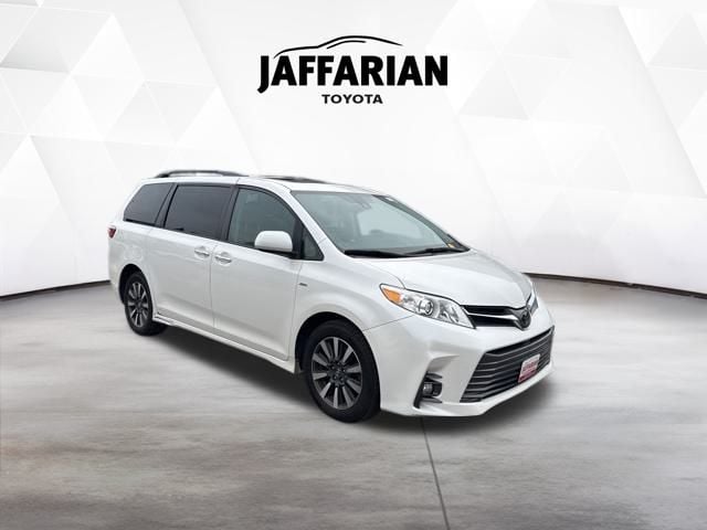 2018 Toyota Sienna XLE Premium