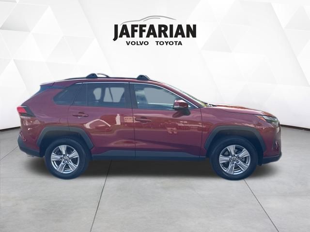 2023 Toyota RAV4 XLE photo 2