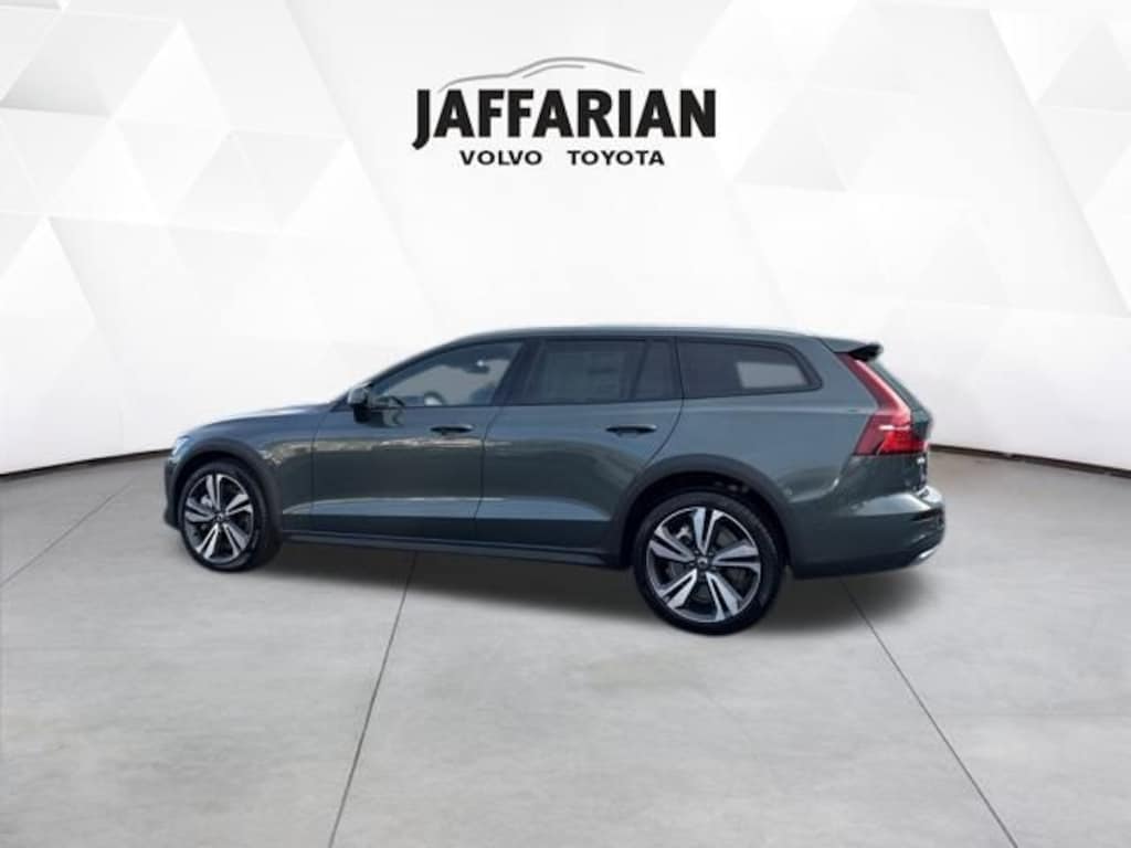 New 2026 Volvo V60 Cross Country B5 Plus Wagon