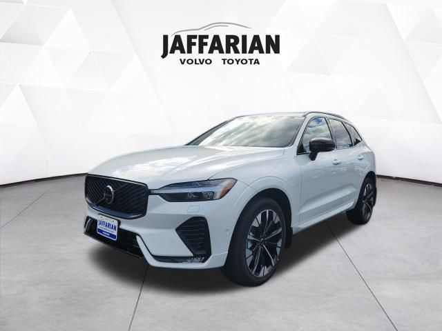 2026 Volvo XC60 B5 Plus photo 2