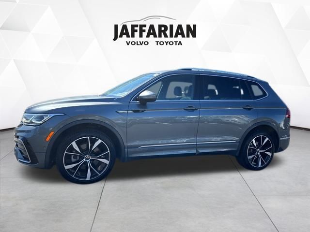 2022 Volkswagen Tiguan SEL Premium R-Line photo 2