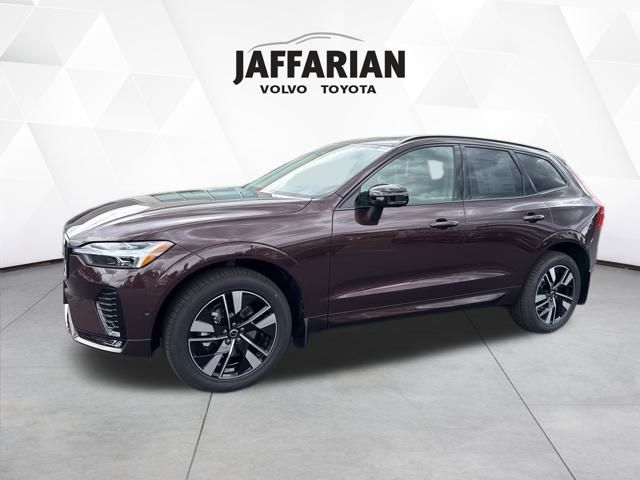 2026 Volvo XC60 B5 Plus photo 2