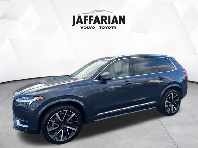 2023 Volvo XC90 Plus photo 3
