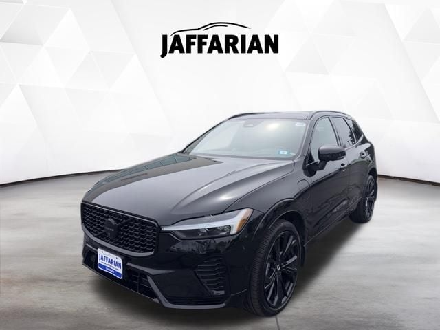 2024 Volvo XC60 T8 Ultimate Black Edition Theme AWD's photo